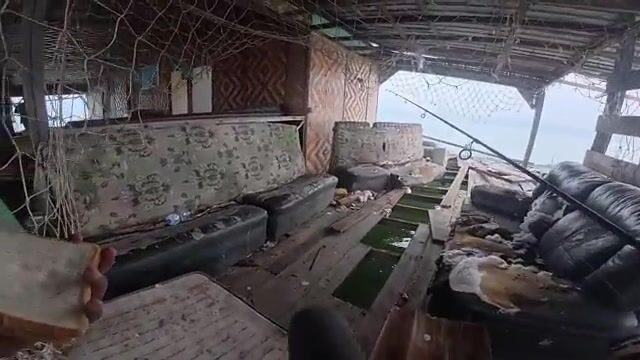 Ночь на рыболовном плоту: поездка с наставником и работа снастью