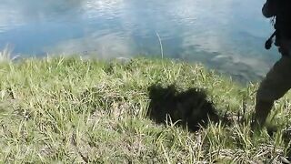 Радужная форель взяла мушку на глазах в Маккензи