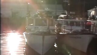 Тресковые ловушки у айсберга в Петти-Харбор на побережье Лабрадора