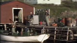 Тресковые ловушки у айсберга в Петти-Харбор на побережье Лабрадора