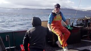 Последние ловушки у Лоу-Роки-Пойнт и выгрузка 715 кг лангустов на Тасмании
