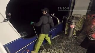 Последние ловушки у Лоу-Роки-Пойнт и выгрузка 715 кг лангустов на Тасмании