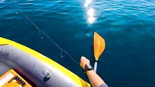 Самодельный чапари с моторного каяка у Кызкалеси принес красную рыбу и скумбрию