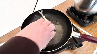 Первая подледная корюшка и обед в палатке на озере Буссе