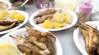Первая подледная корюшка и обед в палатке на озере Буссе
