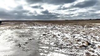 Первая подледная корюшка и обед в палатке на озере Буссе