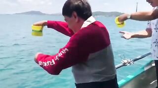 Морская прогулка и ручная ловля у острова Биньба в Камрани