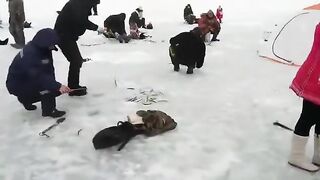 Корсаков, Сахалин: корюшка на льду и подготовка зимнего дня
