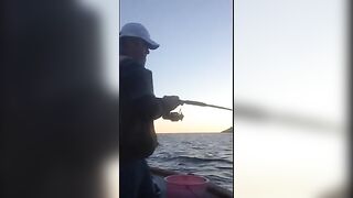 Сильная рыба на джиг у Калкана, которую вываживали с капитаном