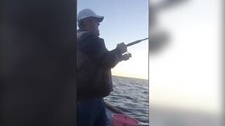 Сильная рыба на джиг у Калкана, которую вываживали с капитаном
