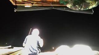 Ночная ловля с лодки на оснастку с пером у Виньхи