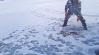 Зимний окунь в Ак-Кабаке: три лунки и 116 штук у одного