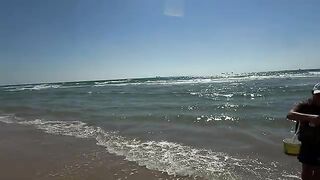 Морская телевизия на пляже Ашдода за рекой Лахиш
