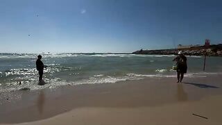 Морская телевизия на пляже Ашдода за рекой Лахиш