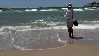 Морская телевизия на пляже Ашдода за рекой Лахиш