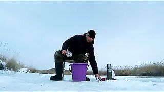 Подледная корюшка в Славянке с уловом 2.2 кг