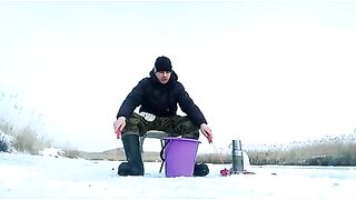 Подледная корюшка в Славянке с уловом 2.2 кг
