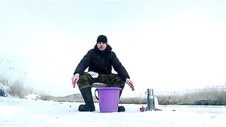Подледная корюшка в Славянке с уловом 2.2 кг