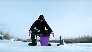 Подледная корюшка в Славянке с уловом 2.2 кг