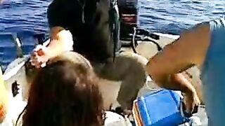 Стая морских хищников подошла к лодке у Закинфа и мы вместе вываживали