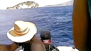 Стая морских хищников подошла к лодке у Закинфа и мы вместе вываживали