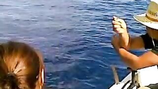 Стая морских хищников подошла к лодке у Закинфа и мы вместе вываживали