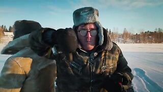 Первое знакомство с зимней рыбалкой в Архангельской области