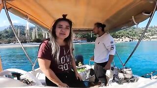 Утренний выход в бухте Амос и жареная рыба на лодке в Турции