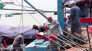 Лаги, Вьетнам: возвращение рыбацкого флота и свой морской день