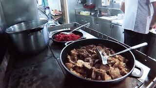 Охотское море: камчатский краб на промысле и туристический выход