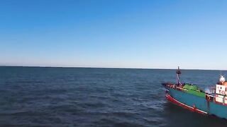 Охотское море: камчатский краб на промысле и туристический выход