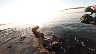 Сибас на первом забросе у скал Синопа