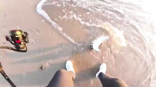 Сибас на первом забросе у скал Синопа