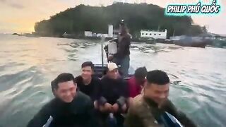 Ночной выход из Антхоя на Фукуоке: морская охота и ужин на лодке
