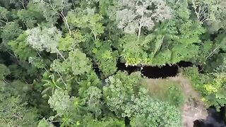 Дождь над лесным лагерем и рыбалка на ручье в Суринаме