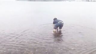 Заброс сети у берега Гюмюшлюка на полуострове Бодрум