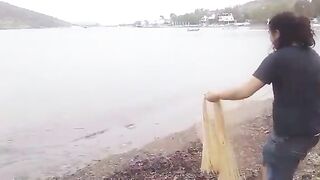 Заброс сети у берега Гюмюшлюка на полуострове Бодрум