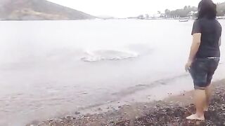 Заброс сети у берега Гюмюшлюка на полуострове Бодрум