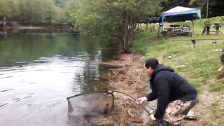 Два крупных карпа за два часа на Барановском озере в Сочи