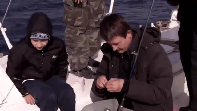 Осенний выход на яхте у Феодосии: разговоры на борту, мидии и отдых в море