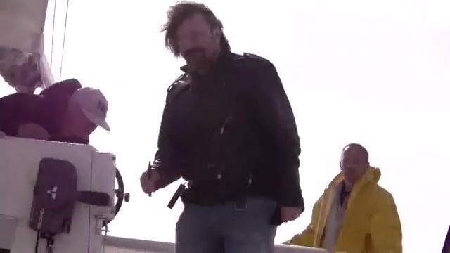 Осенний выход на яхте у Феодосии: разговоры на борту, мидии и отдых в море