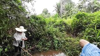 Небольшой лесной водоем по дороге на восток Суринама