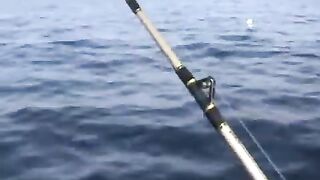 Два тунца за один выход: тяжелое вываживание у Закинфа