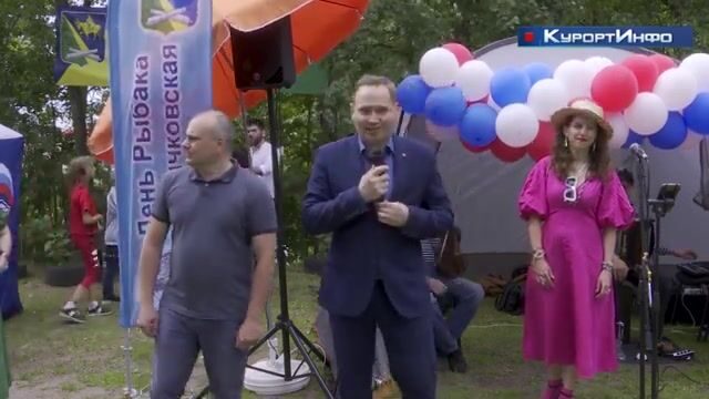 День рыбака в Смолячково под Петербургом: соревнование на пруду и праздник местной ухи