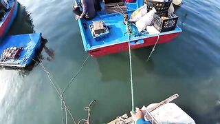 Ночной выход рыбаков у полуострова Шонча в Дананге
