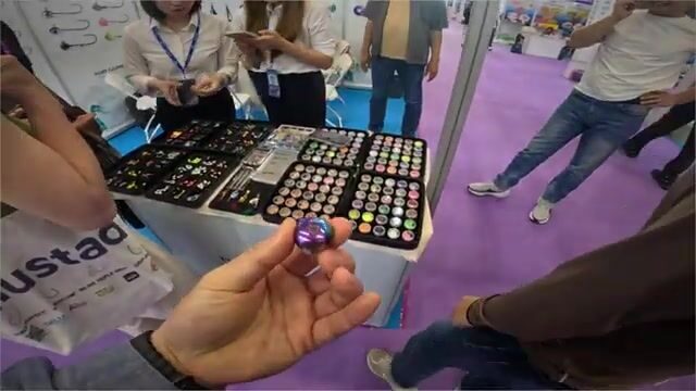 Рыболовная выставка и фабрика приманок в Вэйхае: катушки, джиг-головки и производство снастей