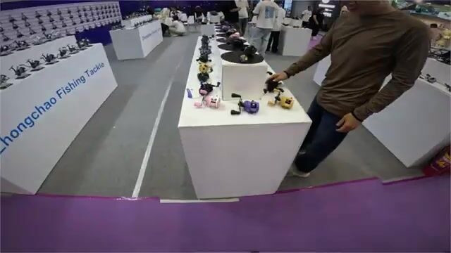 Рыболовная выставка и фабрика приманок в Вэйхае: катушки, джиг-головки и производство снастей