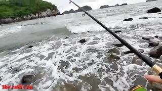 Волна, острые камни и короткая утренняя рыбалка на Катбе
