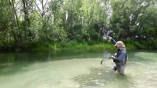 Нимфа, стример и сильная форель на реке Маккензи