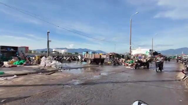 Рыбный порт Дабак в Камрани: лодки, утренняя торговля и приготовление корма для лобстеров